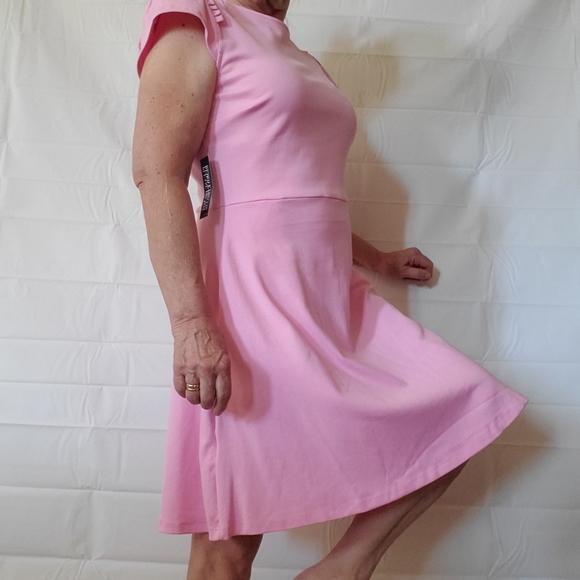 Offers Invited. 💖💜💛 New York & Company Poppin Spring Dress! Large Brand New! - Picture 3 of 4